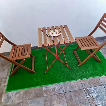 Cozy With Garden Apartment *